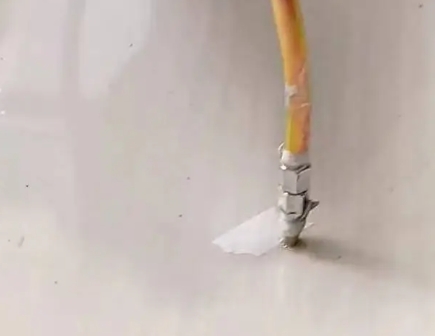 揭阳瓷砖空鼓维修公司专业解答在瓷砖铺贴过程中，如果使用的砂料过粗（如全部使用了粗砂），可能会导致以下问题